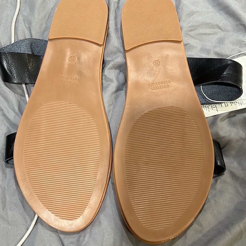 Amazon Essentials sandals - Picture 3 of 3